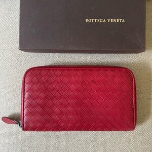 100% authentic BOTTEGA VENETA Intrecciato Leather Zip-Around Wallet Red